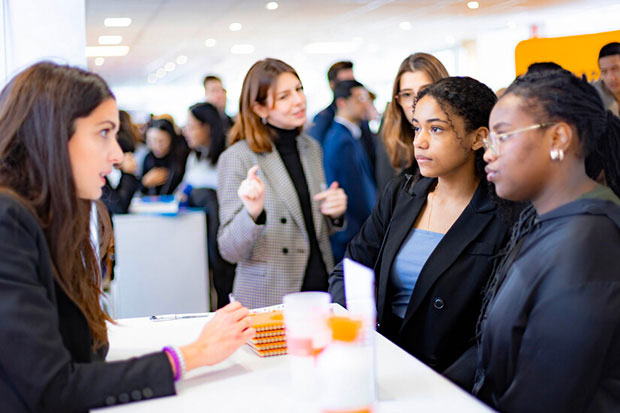 emlyon - library students